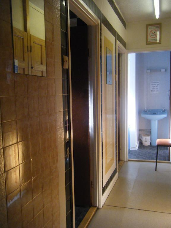 Tudor Court 2*