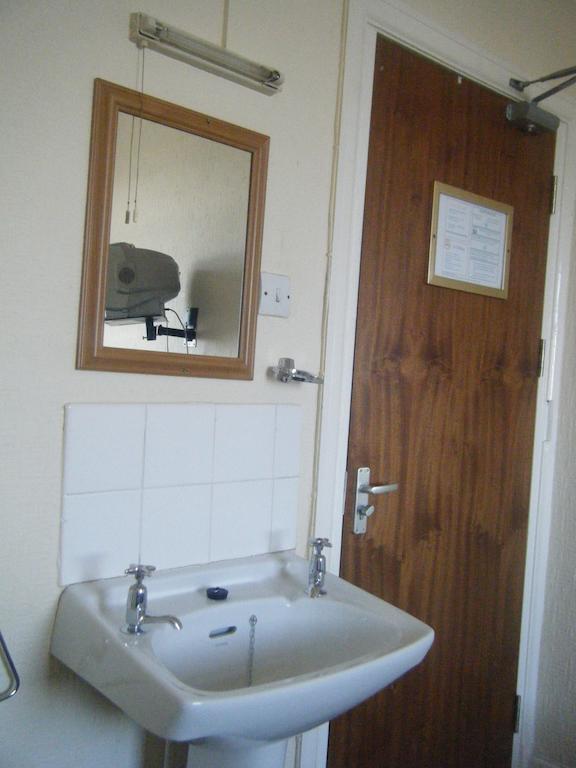 Tudor Court 2*